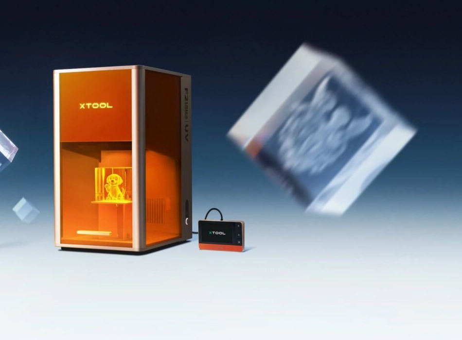 xTool F2 Ultra UV – uzavretá konštrukcia, priblížený pohľad